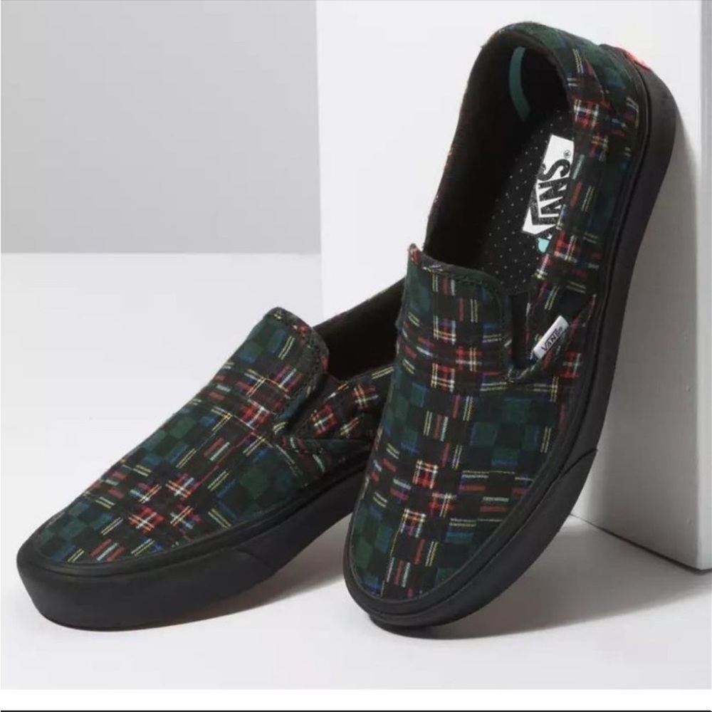 Vans Comfycush Slip On Plaid Sneaker Size 6 Women‎